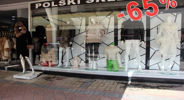 Alanya’da iş yerine molotofkokteyliyle saldırı güvenlik kamerasında