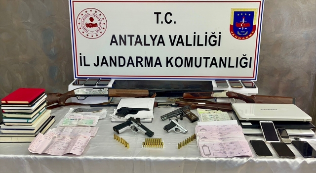 Antalya merkezli suç örgütü operasyonunda 12 şüpheli yakalandı