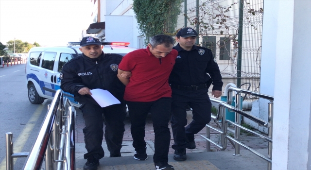Adana’da seyyar satıcının para ve cep telefonunu çalan şüpheli yakalandı