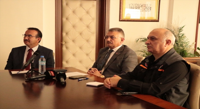 Antalya ve çevre illerde ”Deprem Anı, Çök Kapan Tutun ve Tahliye Tatbikatı” yapıldı