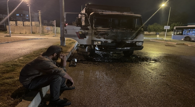 Antalya’da seyir halindeki kamyon alev aldı