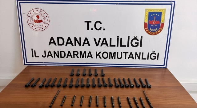 Adana’da aracında silah parçaları ele geçirilen şüpheli gözaltına alındı