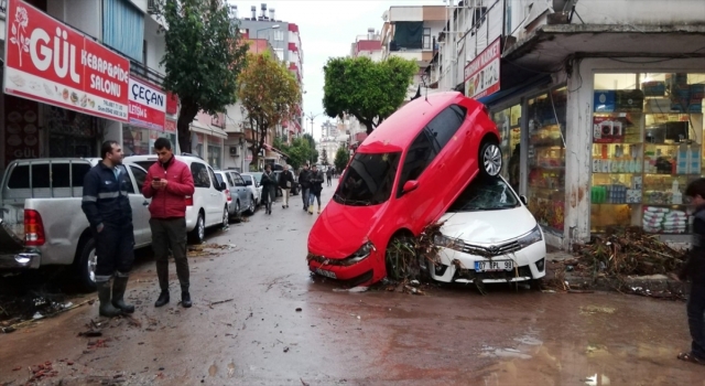 GÜNCELLEME Antalya’da kuvvetli yağış sele neden oldu