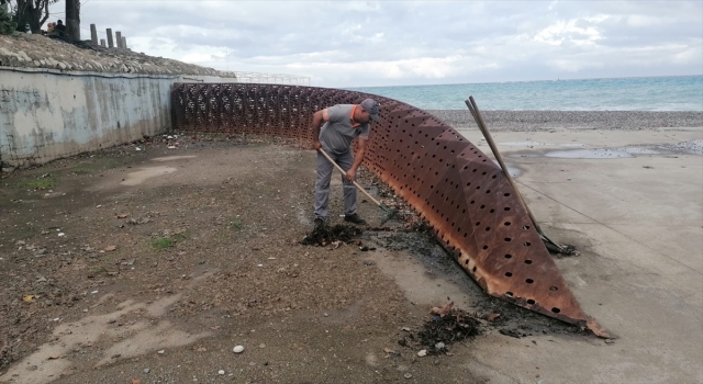 Antalya’da atık tutucu sistem ile çöplerin denize ulaşması engelleniyor