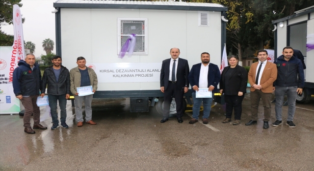 Adana’da göçer arıcılara konteyner verildi