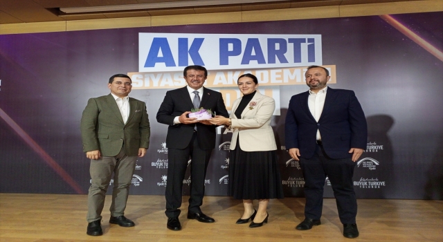 Antalya’da ”AK Parti Siyaset Akademisi Kadın” programı düzenlendi