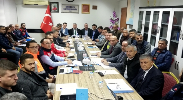 Antalya Valisi Yazıcı, Kumluca’daki sel sonrasında yürütülen çalışmaları inceledi