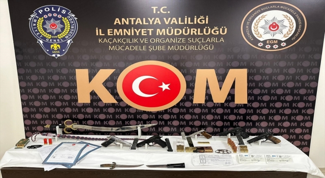 Antalya’daki kaçakçılık ve organize suç operasyonlarında 13 şüpheli tutuklandı