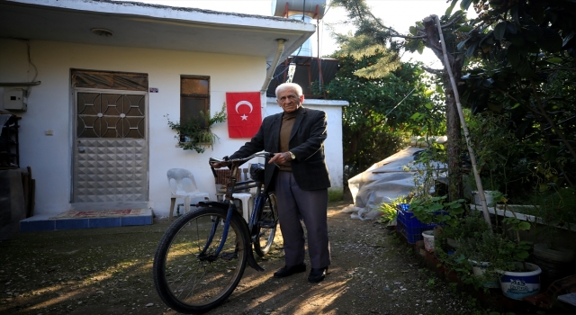Mahallenin ”muhtar dede”si 70 yıldır bisikletiyle yollarda