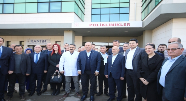 Dışişleri Bakanı Çavuşoğlu, Demre’de vatandaşlarla bir araya geldi