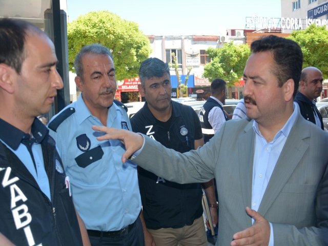 Başkan Gürbüz, ‘sıfır kaldırım işgali’ için denetime çıktı