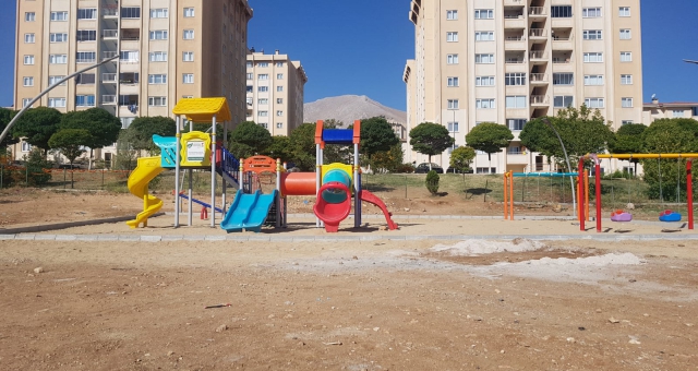 Elbistan Belediyesi'nden 7 Mahalleye 10 Adet Park