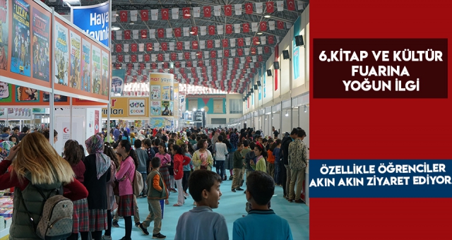 Kitap Fuarı Ziyaretçilerini Ağırlıyor