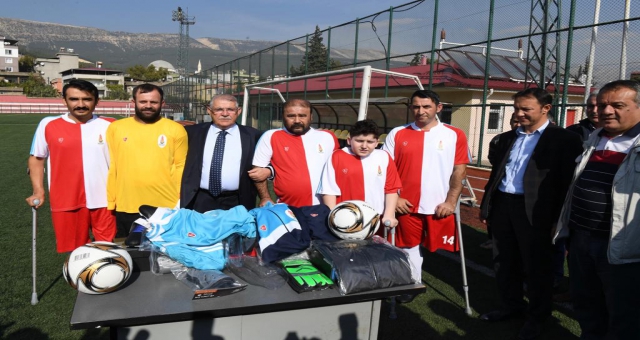 Başkan Mahçiçek, Sporun ve Sporcunun Yanında