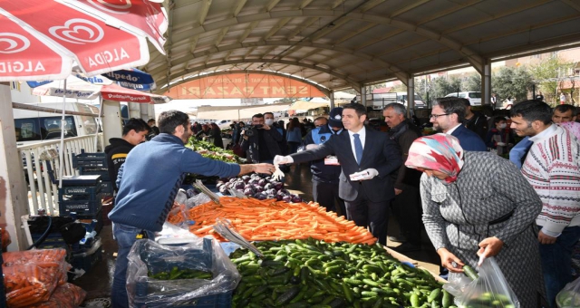 Onikişubat Belediyesi Maske Ve Eldiven Dağıttı !