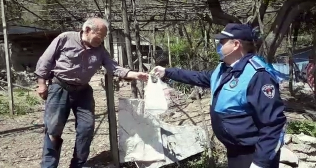 Zabıta Dondurma ve Tatlı Götürdü !
