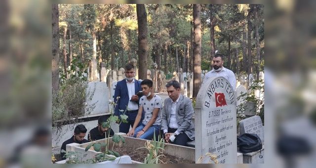 Ülkücü Şehit Blade Aybars Ölüm Yıl Dönümünde Kabri Başında Anıldı