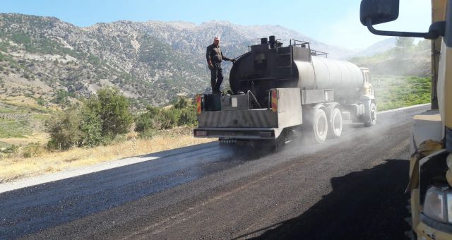 Karamanlı Yolu’nda sathi kaplama