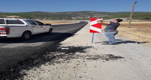 Önsen Yolu’nda trafik levha çalışmaları