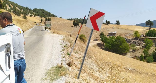 Trafik Levhaları onarıldı