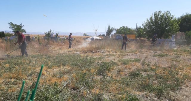 Kahramanmaraş'ta Mezarlık Bakımları Sürüyor
