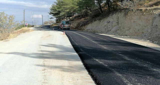 Bertiz Sarıçukur Grup Yolu Asfaltlanıyor