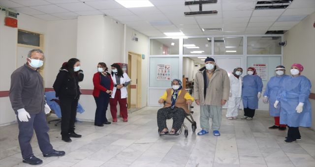 Koronavirüsü 83 Yaşında Yendi