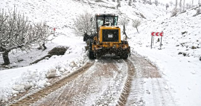 Kahramanmaraş'ta Ekipler Kar Mesaisinde