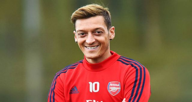Mesut Özil Fenerbahçe'de KAP bildirimi Geldi