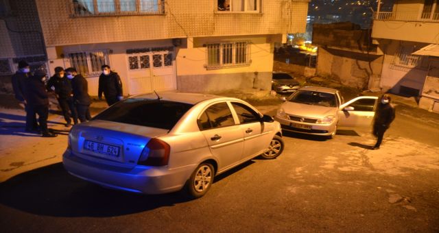 Sivil Polislerin Önünü Kesti Kendisini Polis Olarak Tanıttı