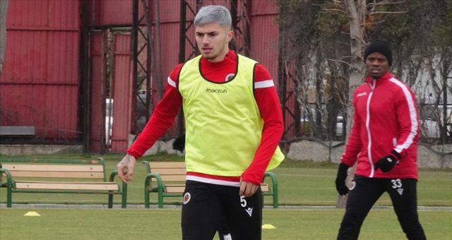 Trabzonspor, Berat Özdemir'i Kaptı