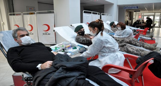Adana Polisi'nden Kızılay'a Kan Ve Kök Hücre Bağışı