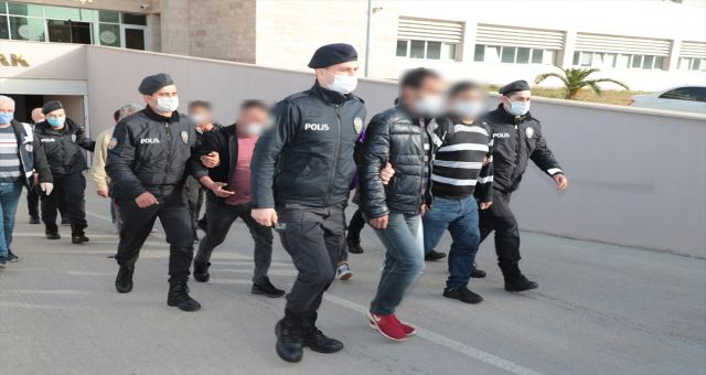 Antalya'da Çeşitli Suçlardan Aranan Otuz iki Kişi Yakalandı