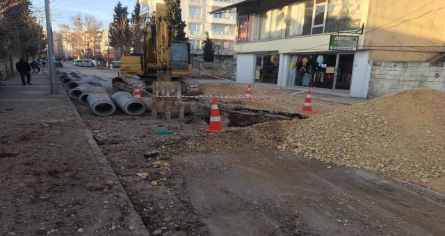 Bahçelievler Mahallesinde Altyapı Yenileme Çalışması Devam Ediyor