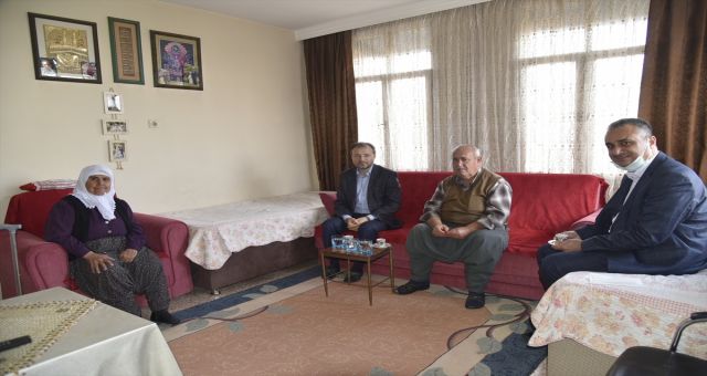 Engelli Ve Yaşlı Vatandaşlara Evlerinde Ziyaret