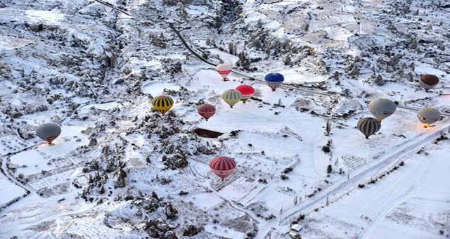 Kapadokya'da Balon Turları Kar Nedeniyle Durduruldu