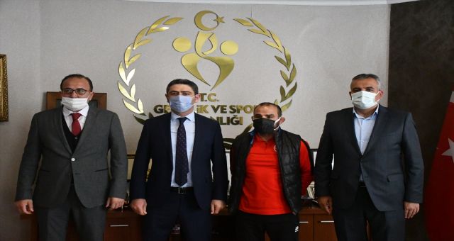 Kahramanmaraş'tan Afrin Bölgesindeki Gençlere Spor Malzemesi