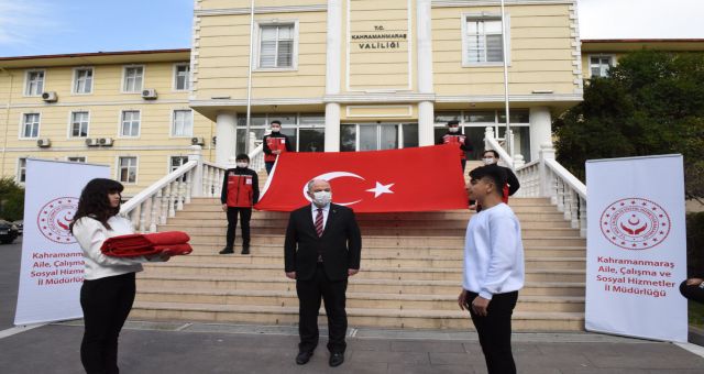 Şanlı Türk Bayrağı Çanakkale'ye Uğurlandı