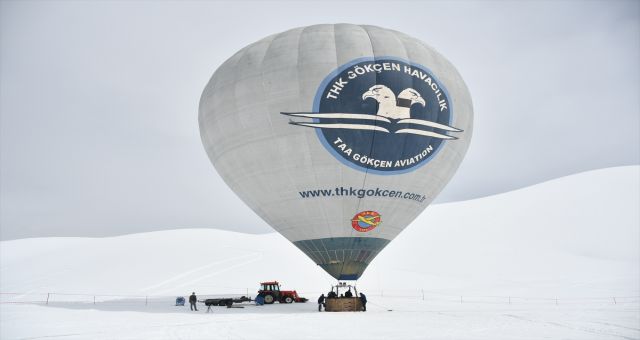 Yedikuyular Kayak Merkezi'nde Sıcak Hava Balonu Uçtu