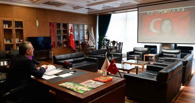 Belediye Başkanı Güngör 23 Nisan'a Özel Çocuklarla Online Görüştü
