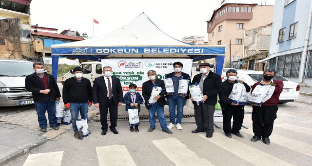Göksun Belediyesi Elli Bin Fidan Dağıttı