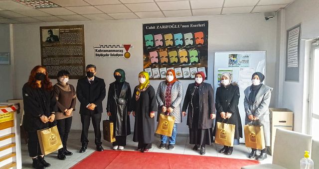 Kütaphanenin Enlerine Ödül