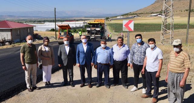 Kahramanmaraş'ta Yol Yapım Çalışmaları Sürüyor