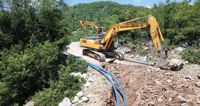 Arıklar'da İçme Suyu Hattı Yapılıyor