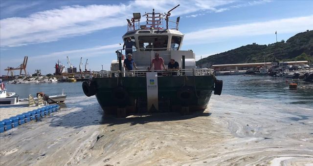 Marmara Denizinde Musilaj Temizlenmeye Devam Ediyor