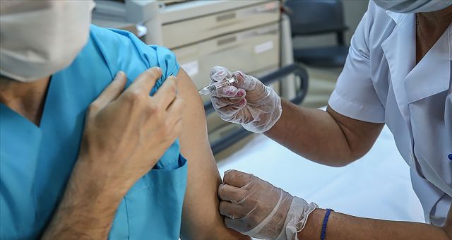 Prof. Dr. Ateş ''Aşılama Oranı Artarsa Vaka Sayılarını Azaltacaktır''