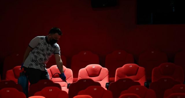 Sinema Salonları Misafirlerini Bekliyor