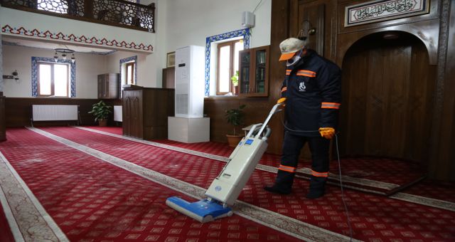 Sivas'ta Camiler Dezenfekte Ediliyor