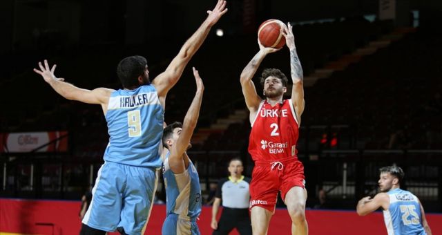 Uruguay'a A Milli Basketbol Takımı Rüzgarı