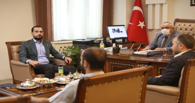Sezal'dan İstiklal Üniversitesine Ziyaret